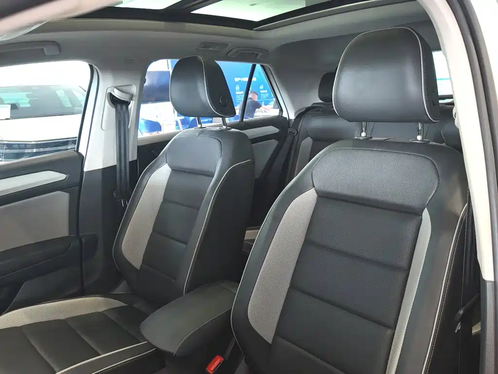 Volkswagen T-Roc — миниатюра 6