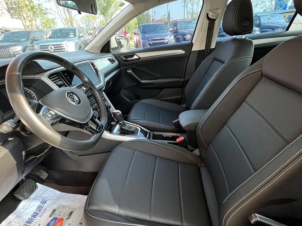 Volkswagen T-Roc — миниатюра 3