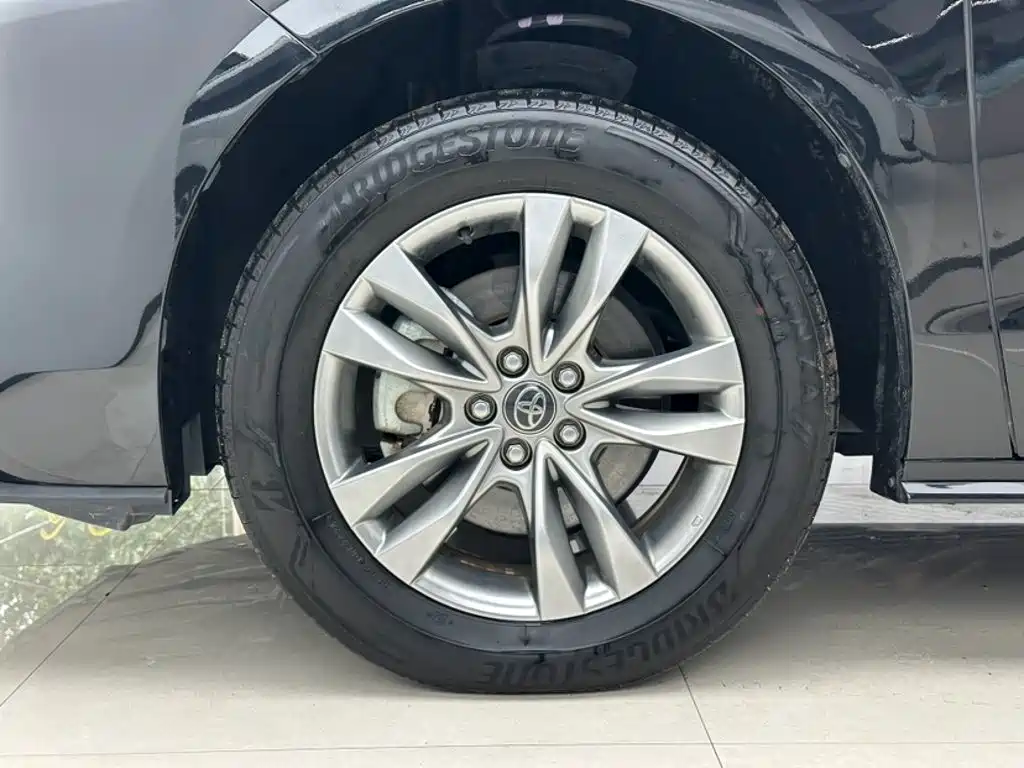 Toyota Sienna — миниатюра 13
