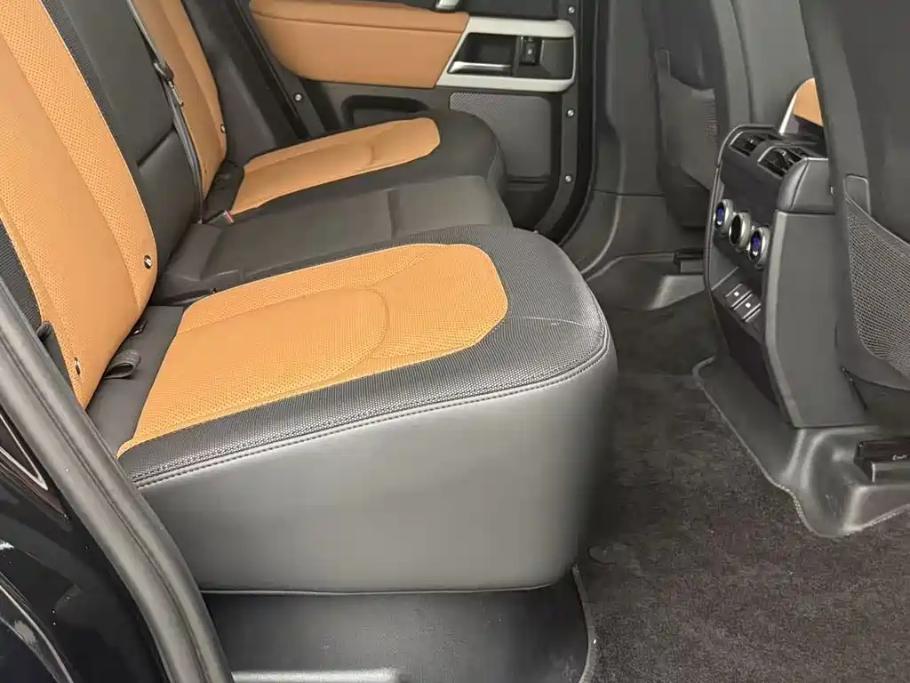 Land Rover Defender — миниатюра 22