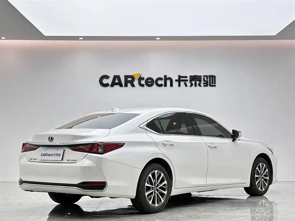 Lexus ES 2023 200