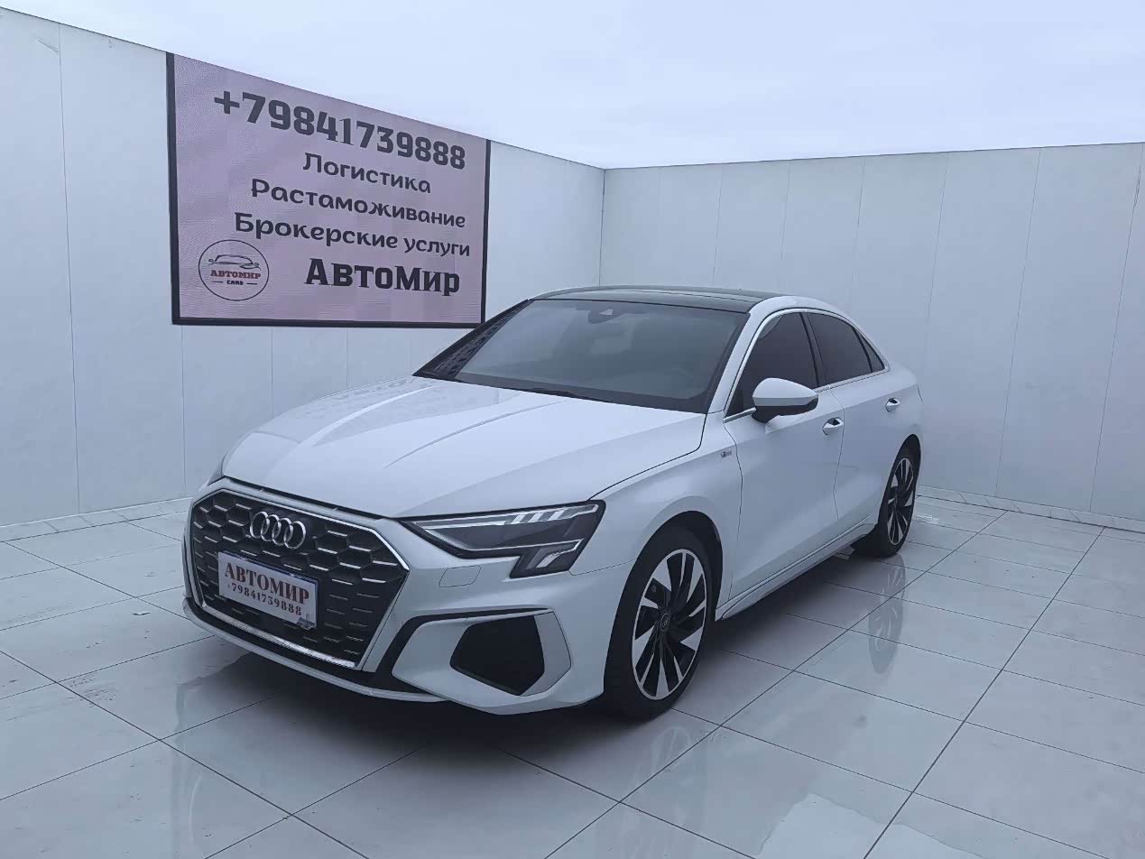 Audi A3 1.4 л 2023 г. Белый, пробег 33000 км
