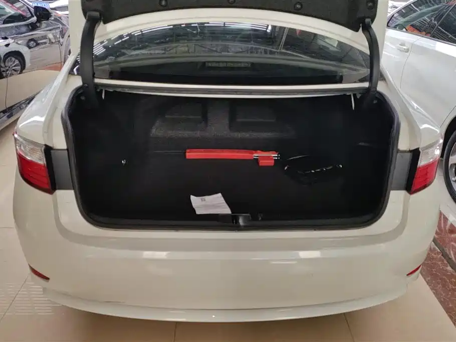 Lexus ES 2014 300h Comfort