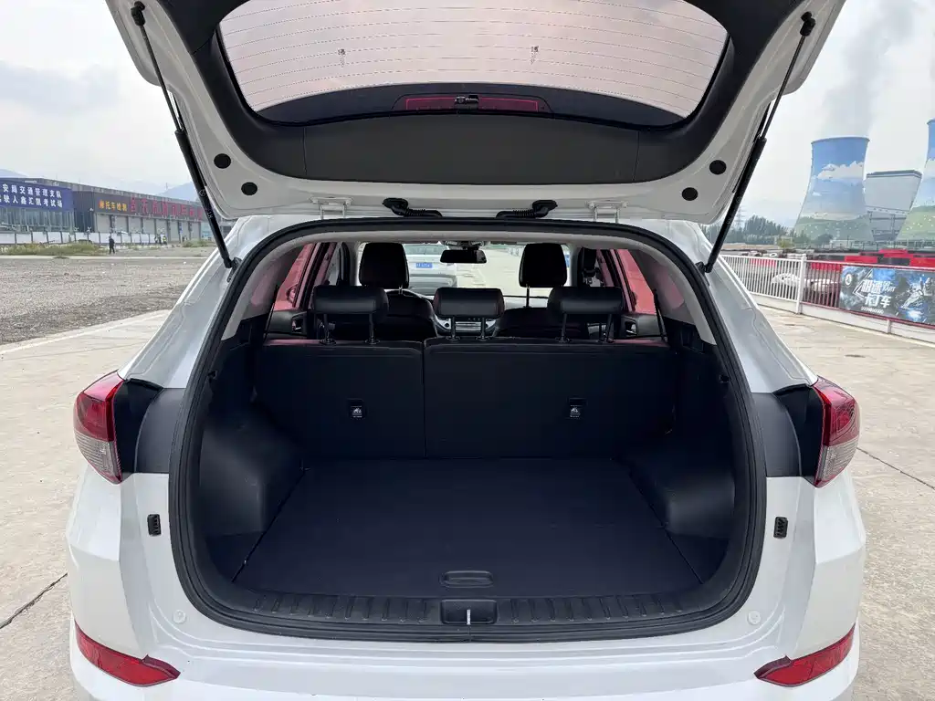 Hyundai Tucson — миниатюра 15
