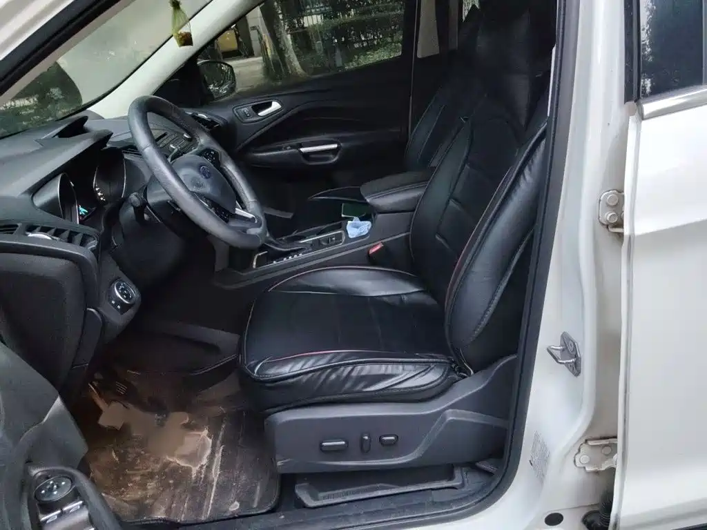 Ford Kuga — миниатюра 8