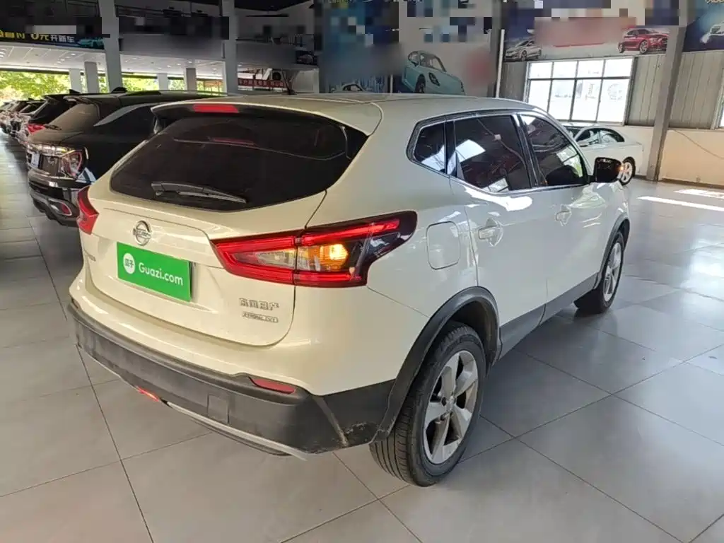 Nissan Qashqai — миниатюра 7