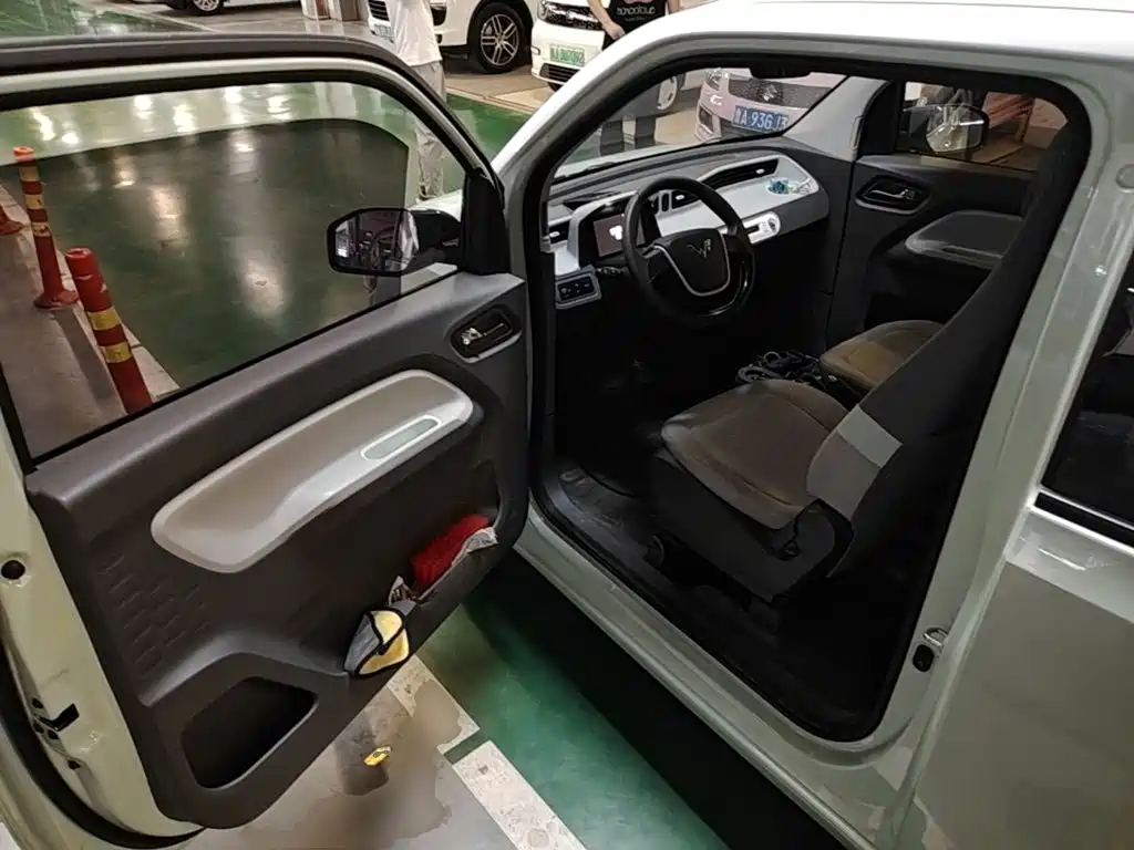 Wuling MINIEV — миниатюра 16