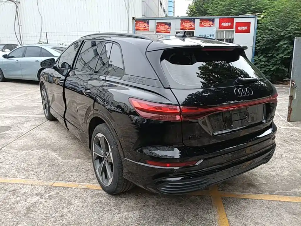 Audi Q5 e-tron — миниатюра 5