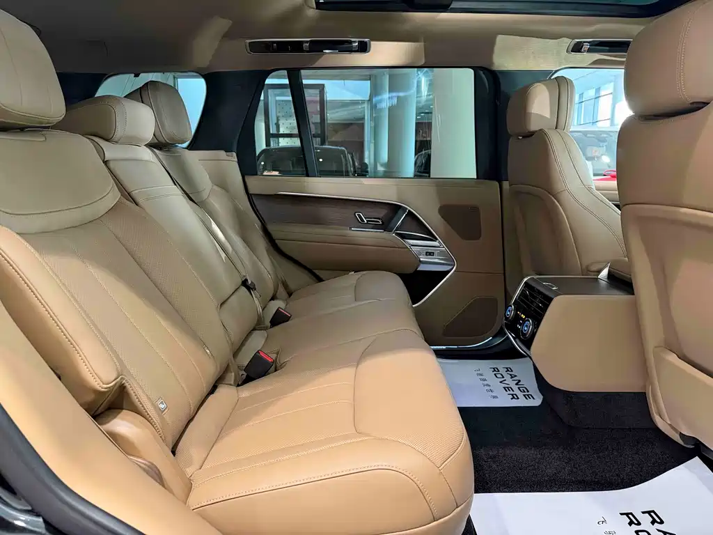 Land Rover Range Rover — миниатюра 18