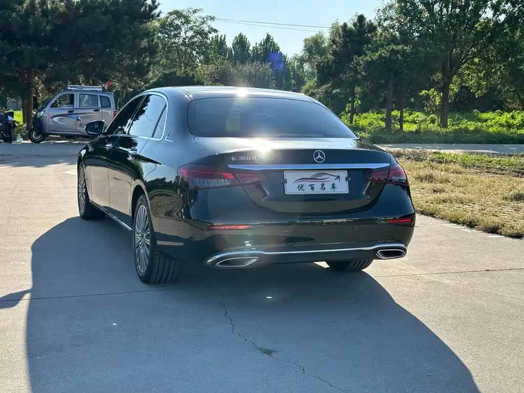 Mercedes-Benz E-Class — миниатюра 4