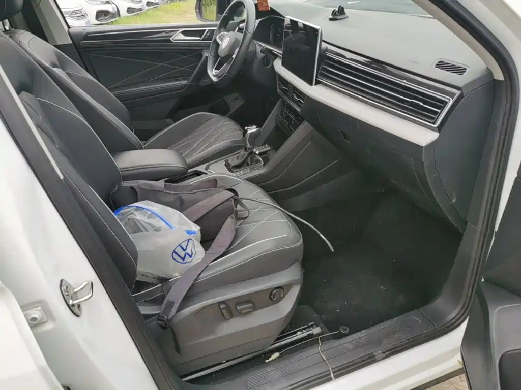 Volkswagen Tiguan L — миниатюра 25