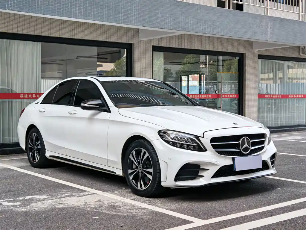 Mercedes-Benz C-Class — миниатюра 3