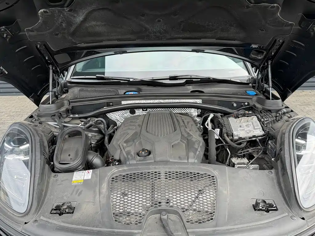 Porsche Macan — миниатюра 16