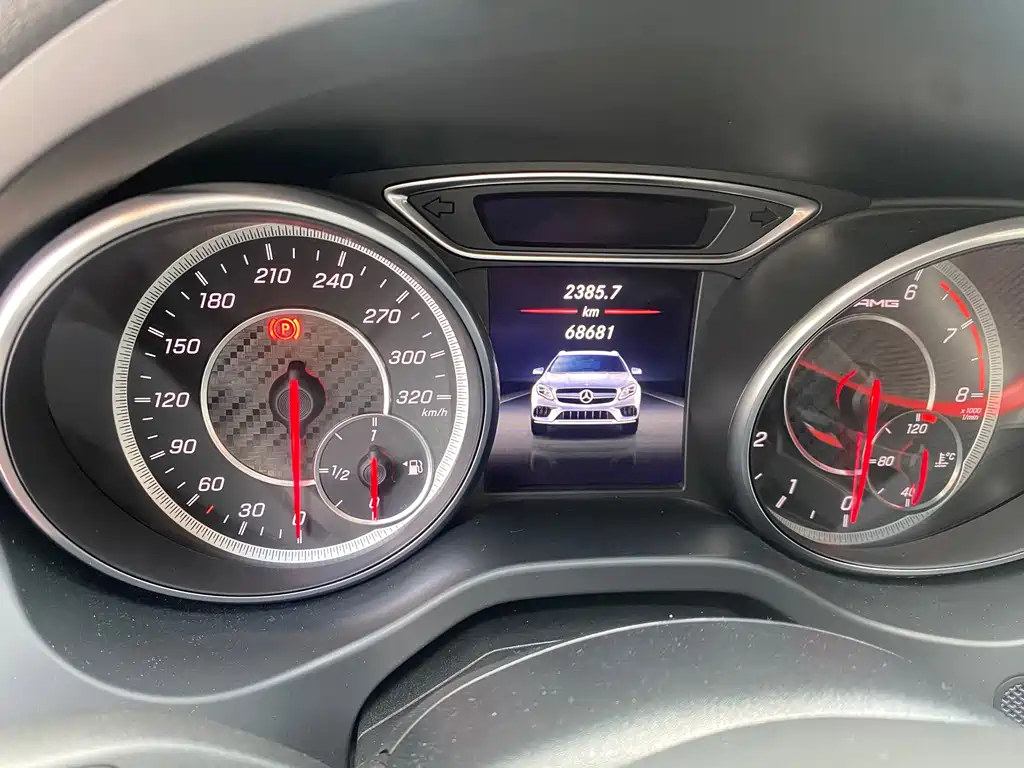 Mercedes-Benz GLA AMG Facelift AMG GLA 45 4MATIC, фото 17