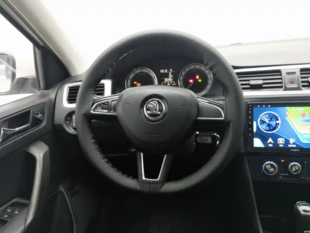 Skoda Rapid — миниатюра 11