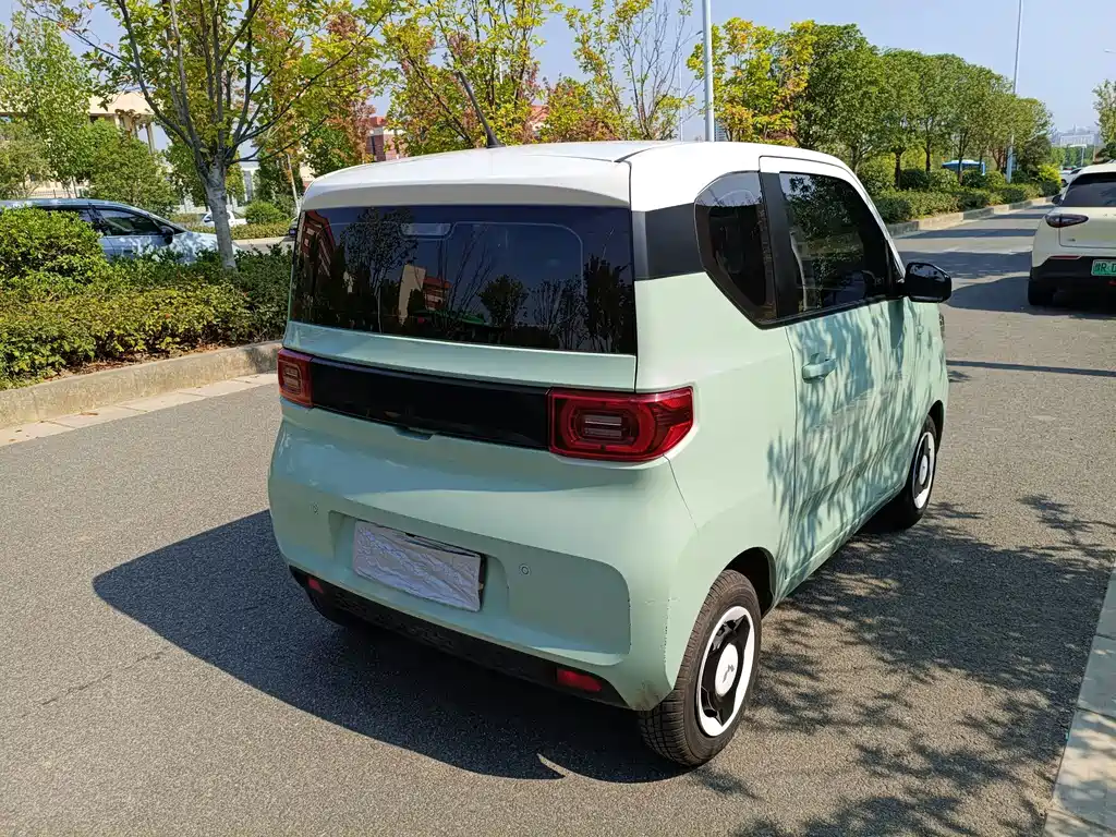 Wuling MINIEV — миниатюра 4