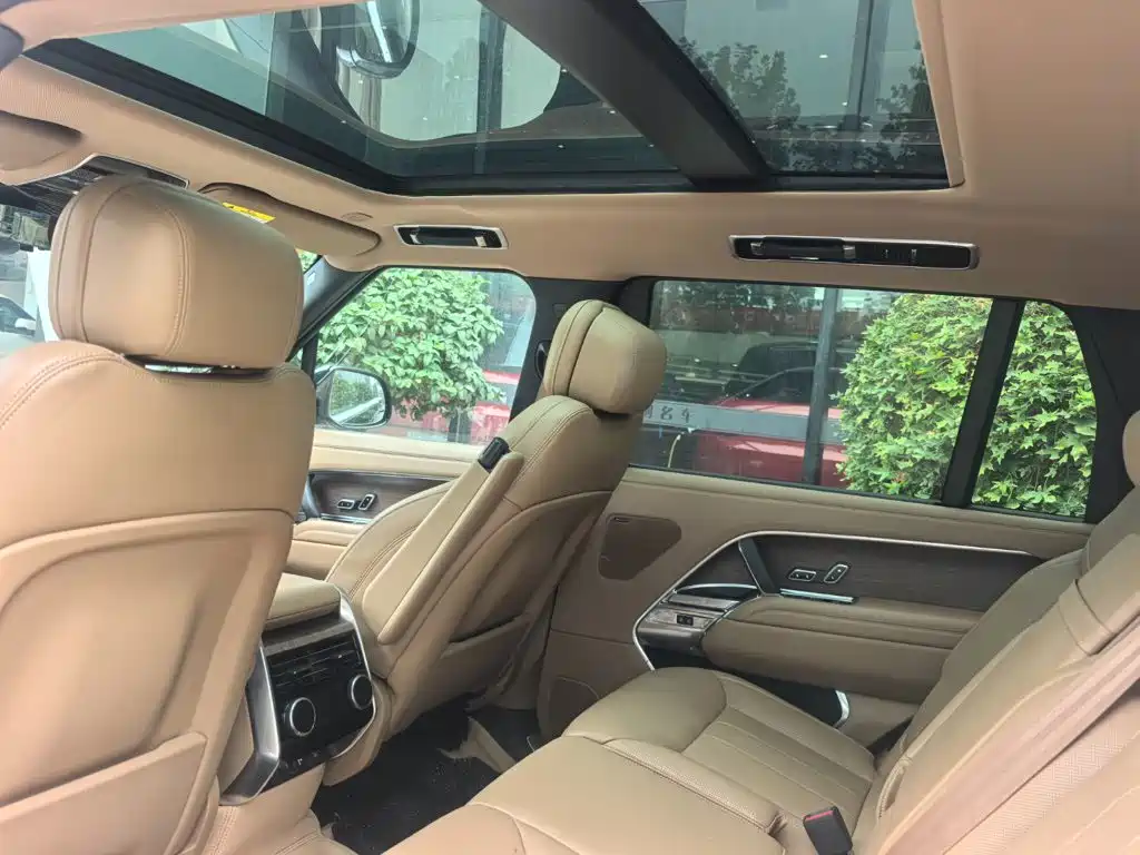 Land Rover Range Rover — миниатюра 6