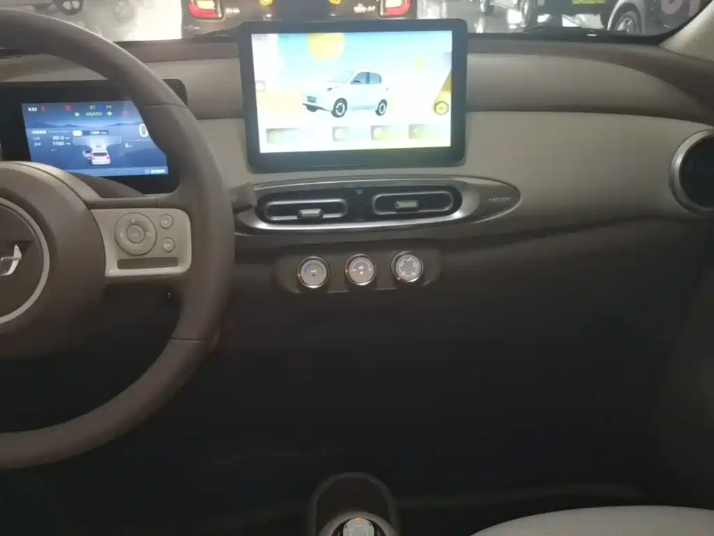 Wuling MINIEV — миниатюра 13