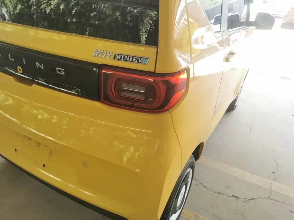 Wuling MINIEV — миниатюра 8
