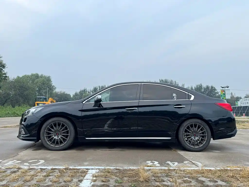 Subaru Legacy — миниатюра 7