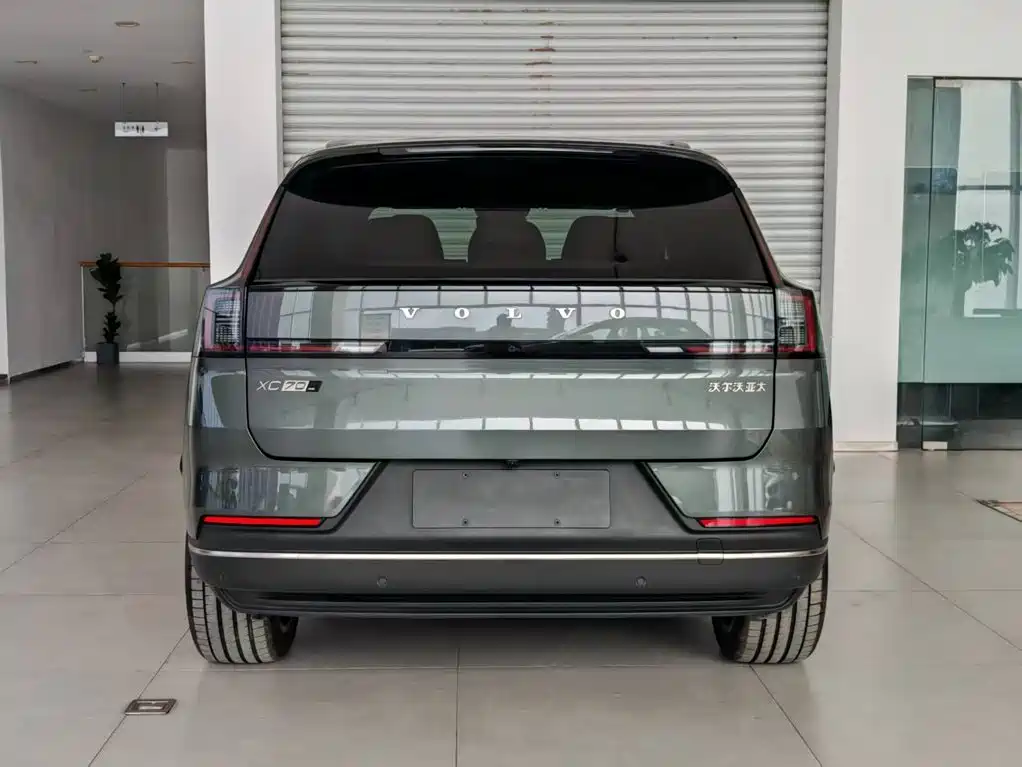 Volvo XC70 PHEV — миниатюра 14