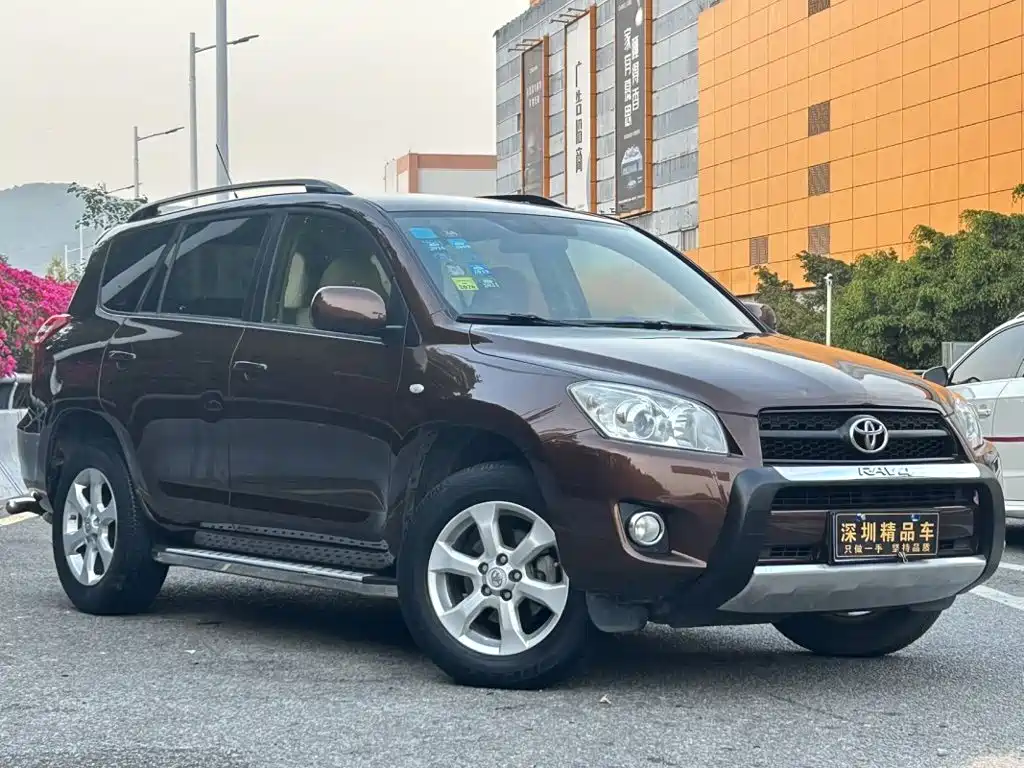 Toyota RAV4 — миниатюра 3