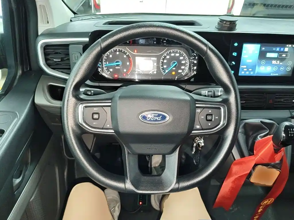 Ford Transit — миниатюра 11