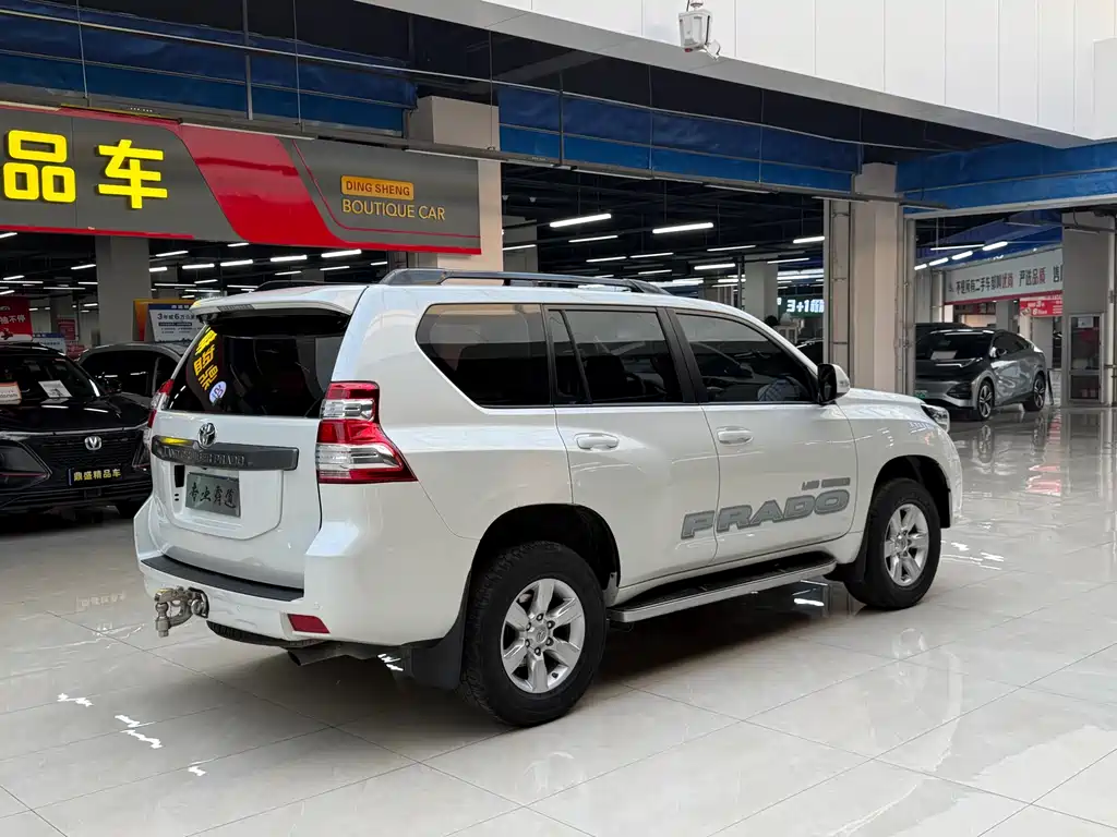 TOYOTA PRADO