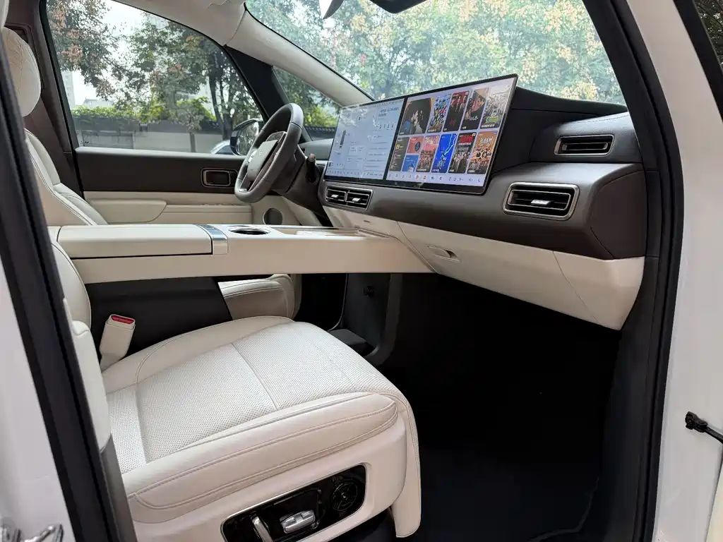 Li Auto Li MEGA — миниатюра 16