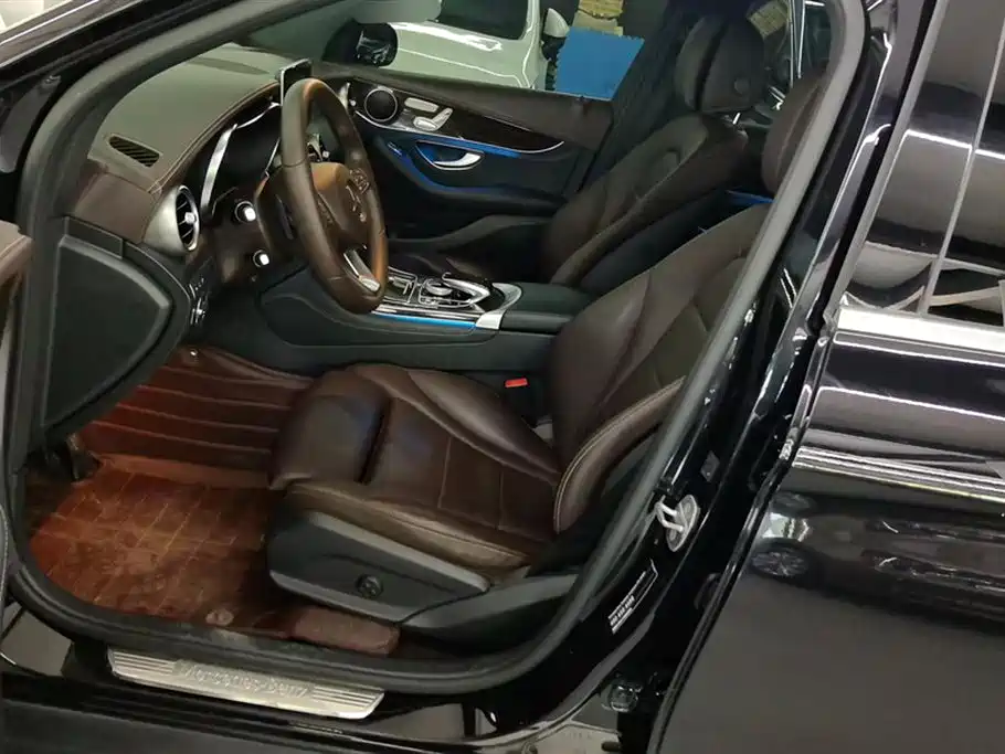 Mercedes-Benz GLC 2018 GLC 260 4MATIC Luxury