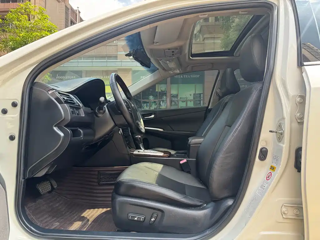 Toyota Camry — миниатюра 10
