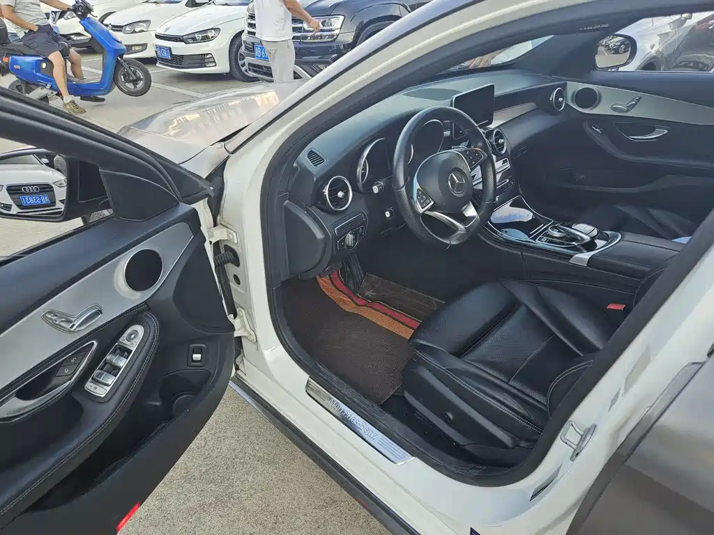 Mercedes-Benz C-Class — миниатюра 4