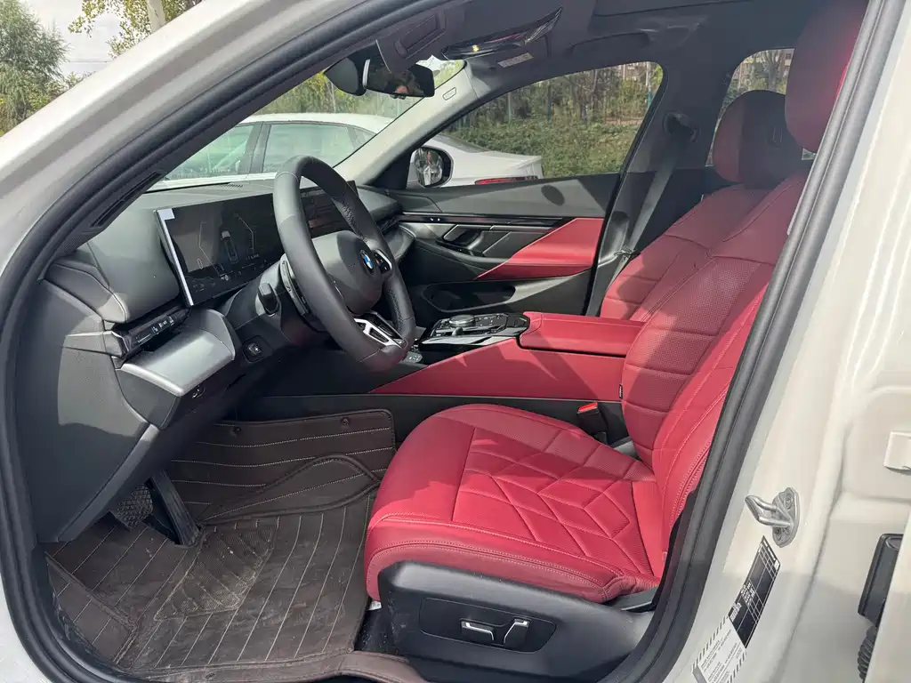 BMW 5 Series — миниатюра 4