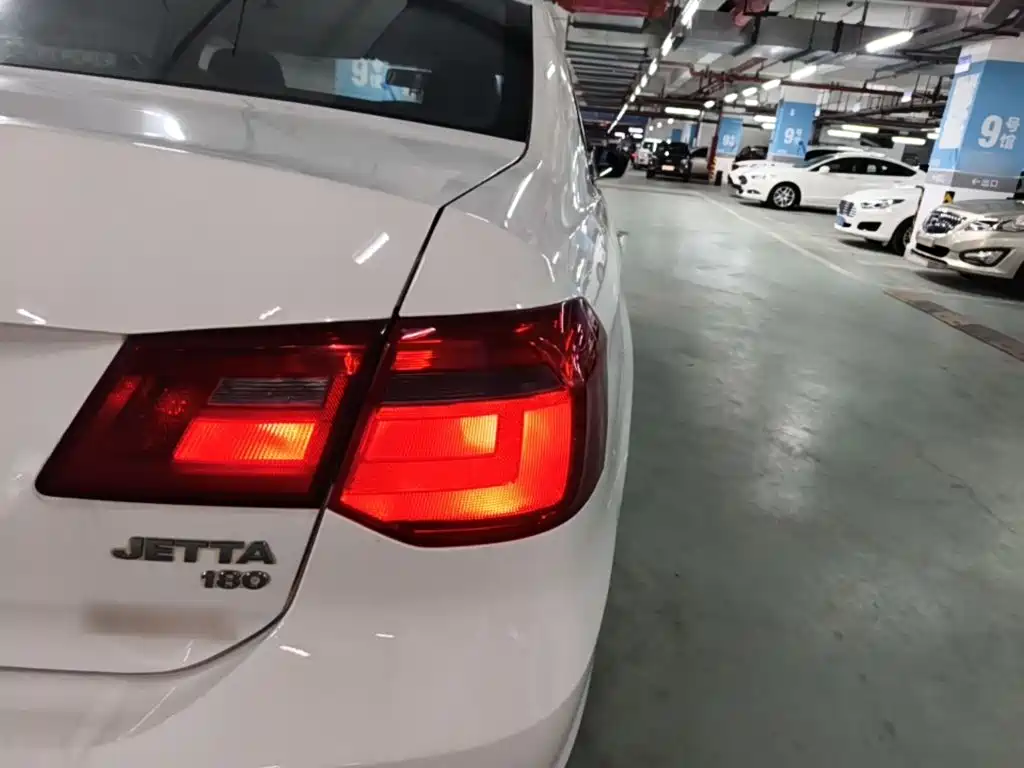 Volkswagen Jetta — миниатюра 8