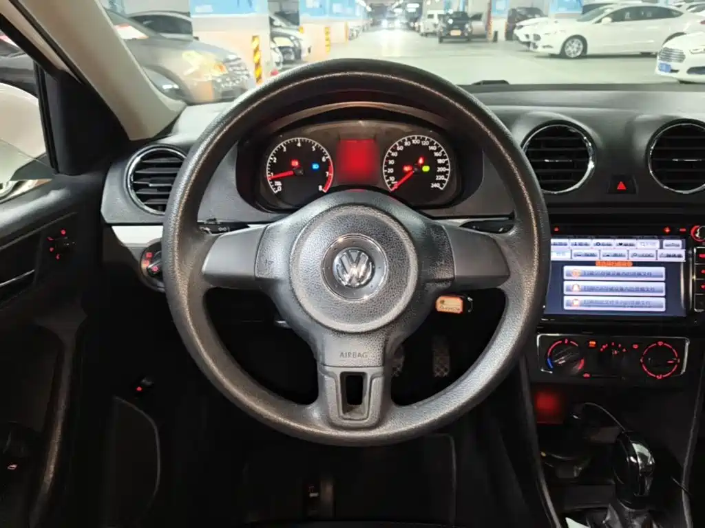Volkswagen Jetta — миниатюра 11