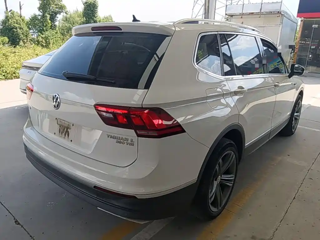 Volkswagen Tiguan L — миниатюра 7
