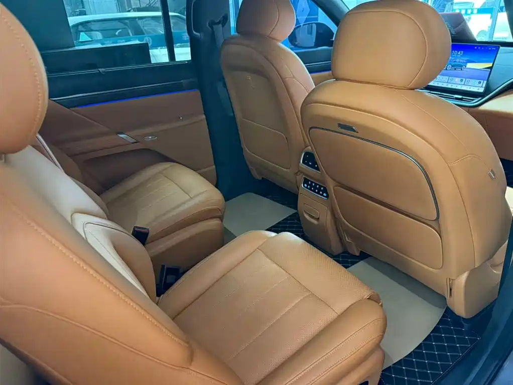 Dongfeng eπ008 2026 мест
