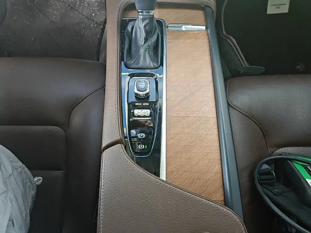 Volvo S90 — миниатюра 19