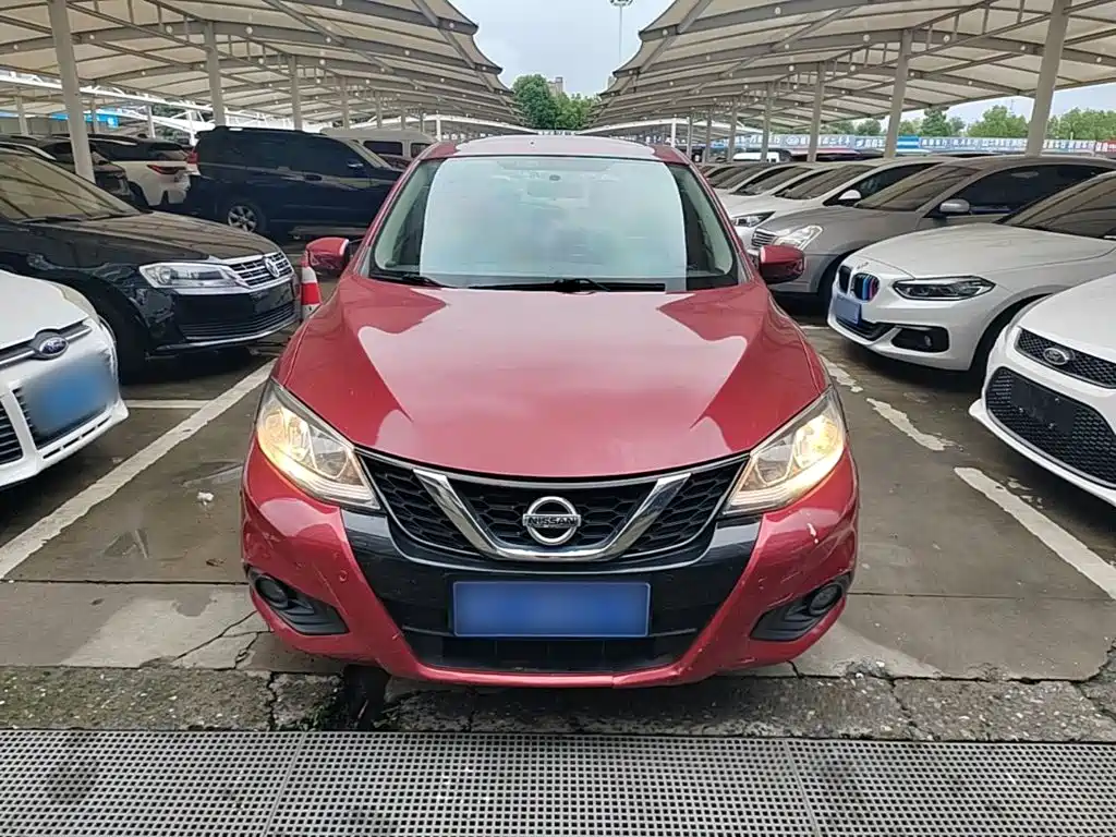 Nissan Tiida — миниатюра 3