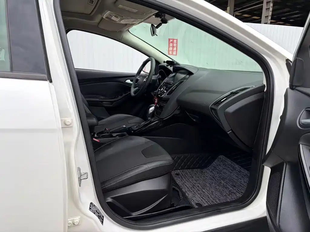 Ford Focus — миниатюра 10