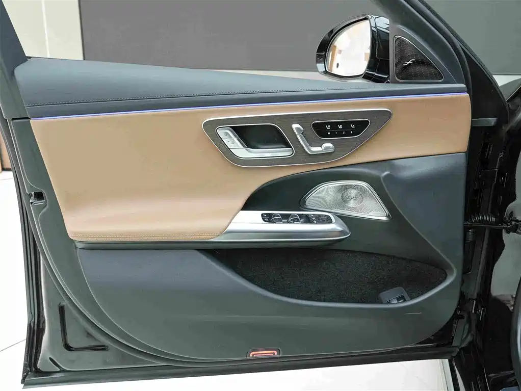 Mercedes-Benz E-Class — миниатюра 14