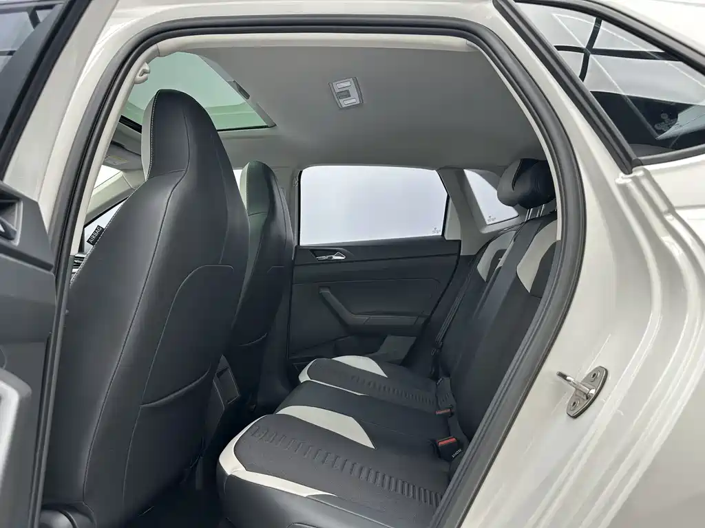 Volkswagen Polo 2021 Plus 1.5L AT