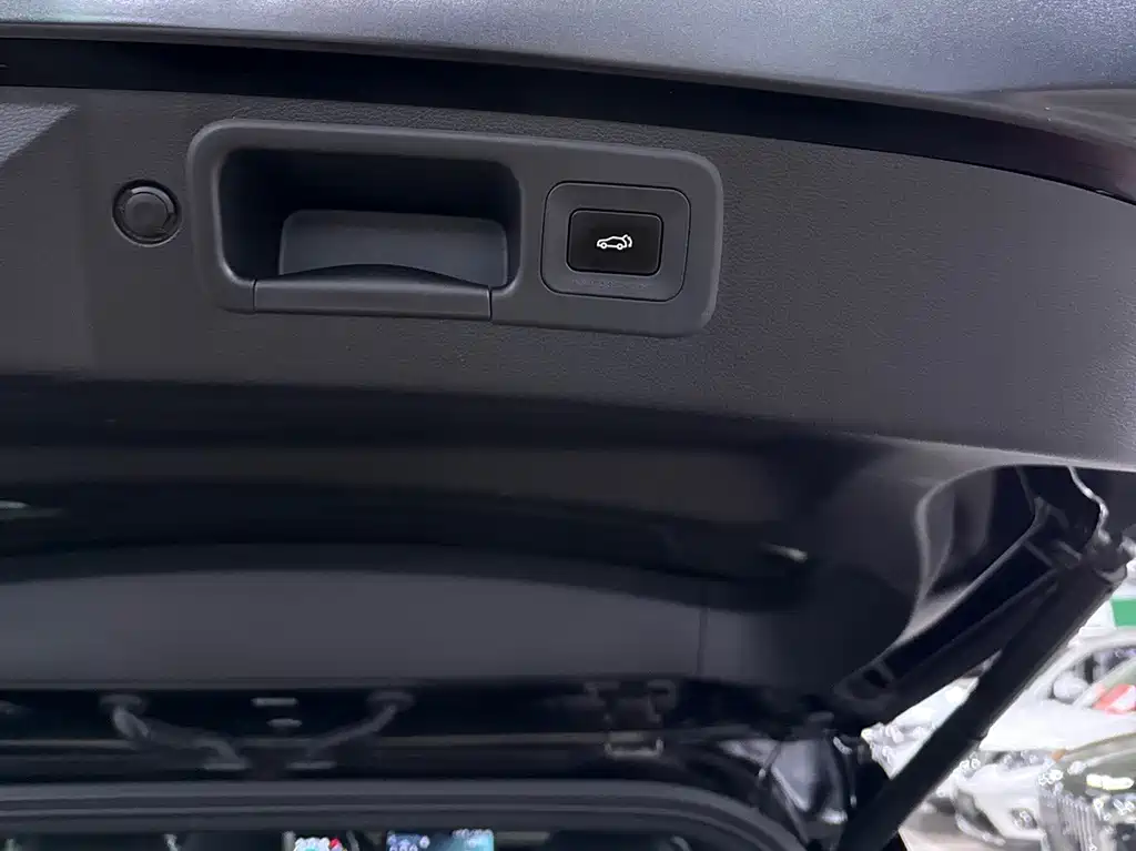 GAC Motor Trumpchi GS8 — миниатюра 19