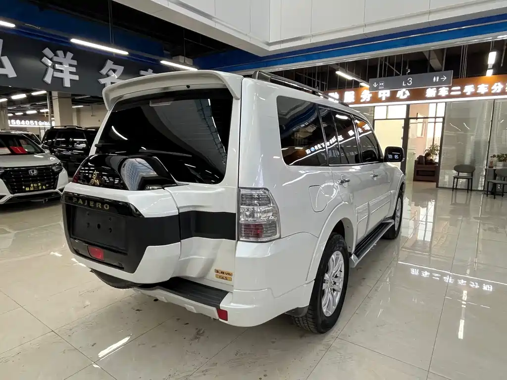 Mitsubishi V97 2019 3.8L AT