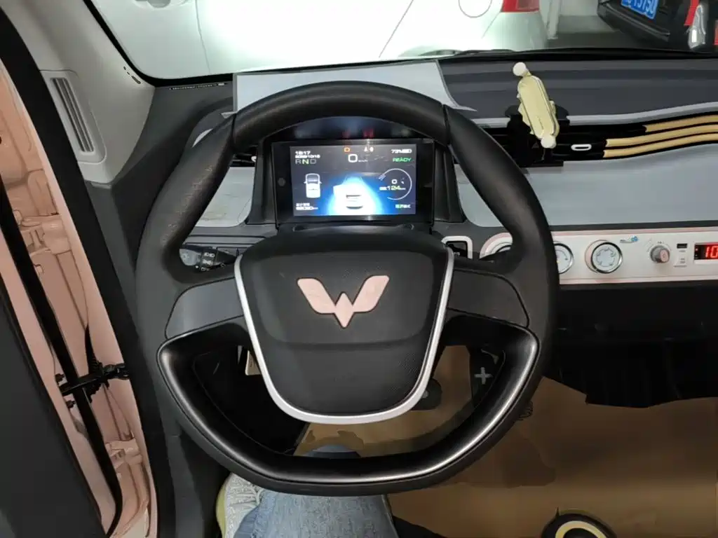 Wuling MINIEV — миниатюра 11