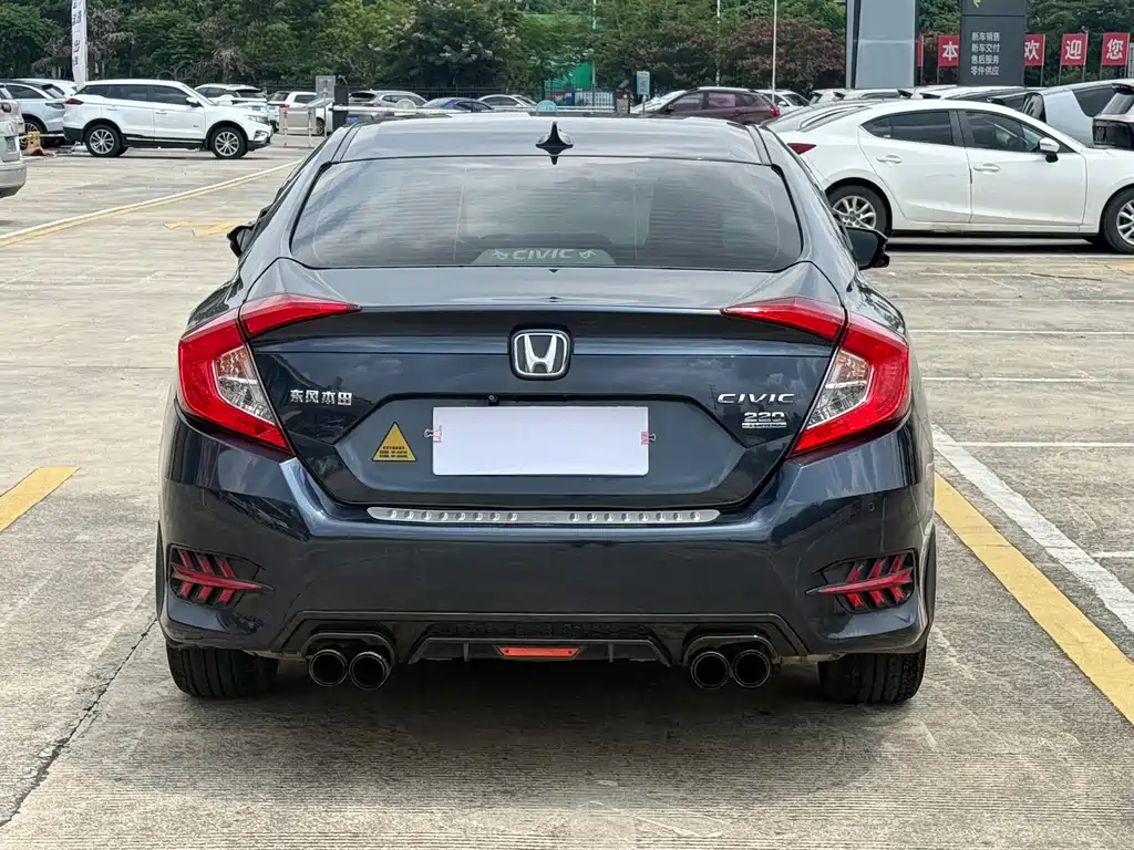 Honda Civic 2016 220TURBO CVT