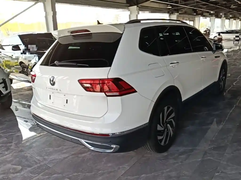 Volkswagen Tiguan L — миниатюра 7