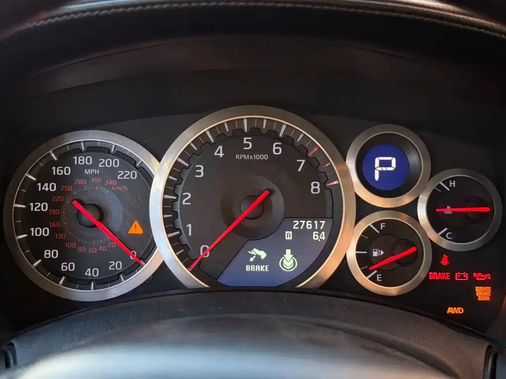 Nissan GT-R — миниатюра 5