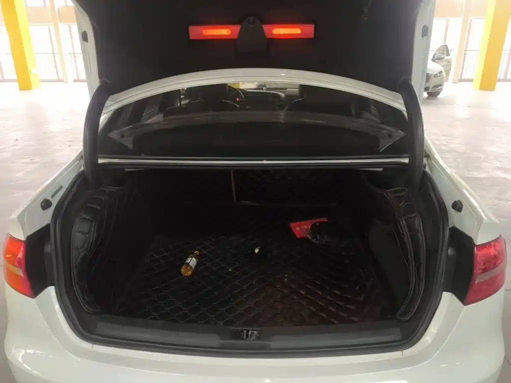 Audi A4L — миниатюра 19