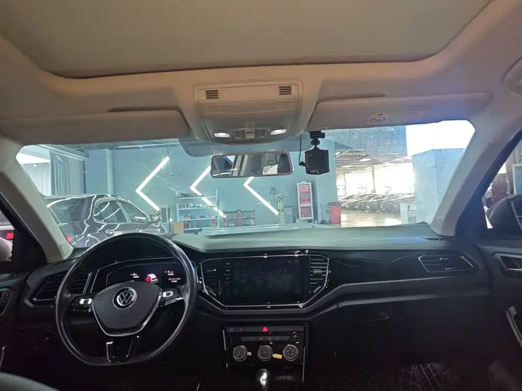 Volkswagen T-Roc — миниатюра 18